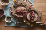 Bol de petit-déjeuner sain et coloré