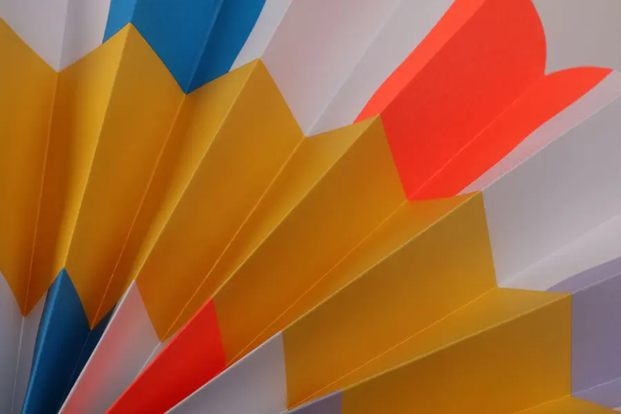Pliage origami en papier orange