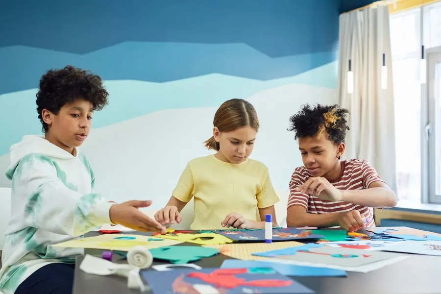 Activité de bricolage en papier pour enfant